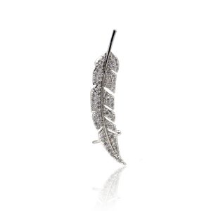 Faux-bijoux of a silver necklace . Made of stainless steel. Κολιέ από ανοξείδωτο ατσάλι σε ασημένιο χρώμα